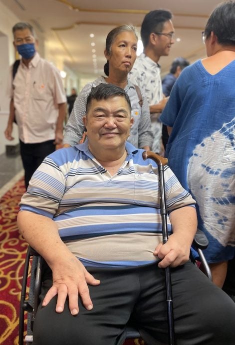 (版3头)大都会:300居民出席听证会 黄瑞林保证听取民意/9图