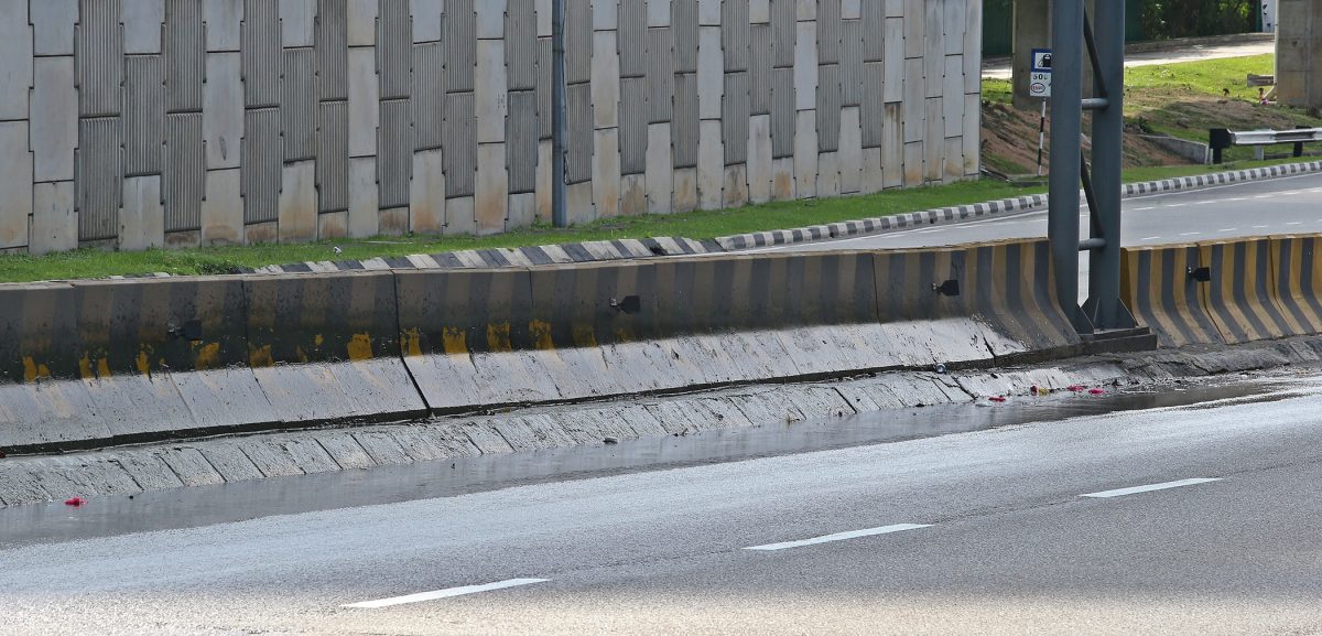 me03主文-大都会/余保凭:路堤积水半年无人理/4图