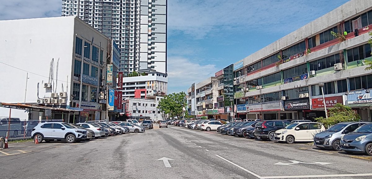 me06-大都会/捷运客占据大部份泊车位,建议商区设限时停车2小时/4图