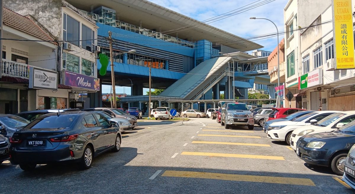 me06-大都会/捷运客占据大部份泊车位,建议商区设限时停车2小时/4图