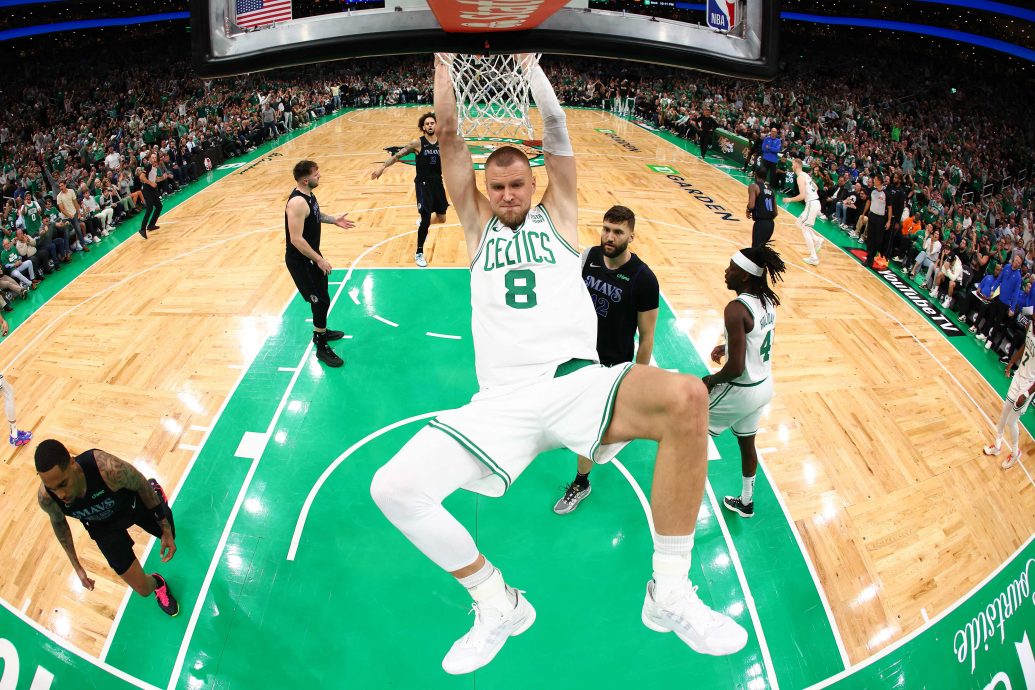 NBA总决赛| 18分差大胜独行侠 塞尔蒂人强势拔头筹