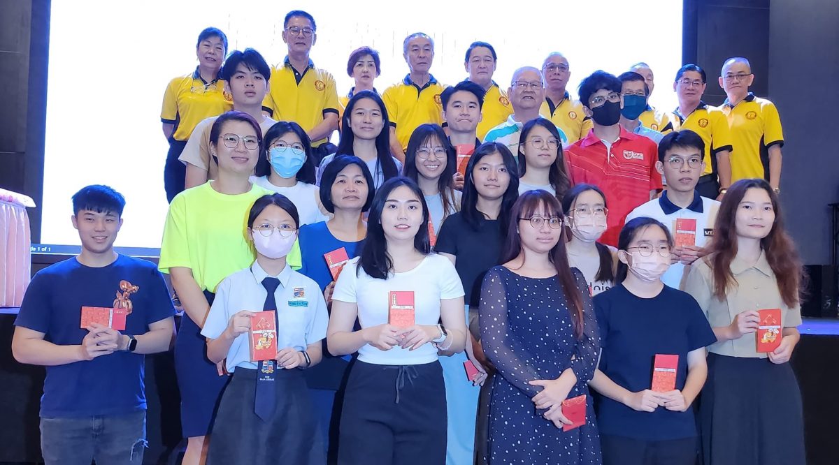 NS主文/森黄氏联宗会会员子女奖励金 67人受惠 发放近1万奖金