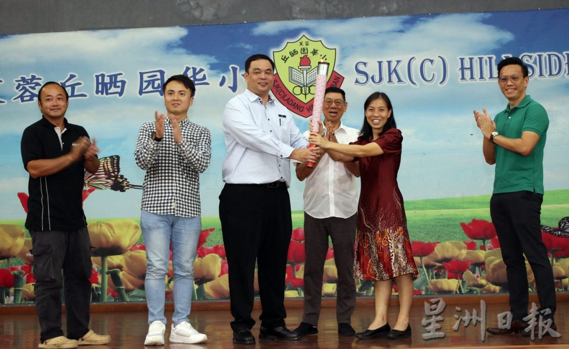 NS芙蓉/忆述掌校期间重重困难 李治𣚦调离丘小感不舍哭了!