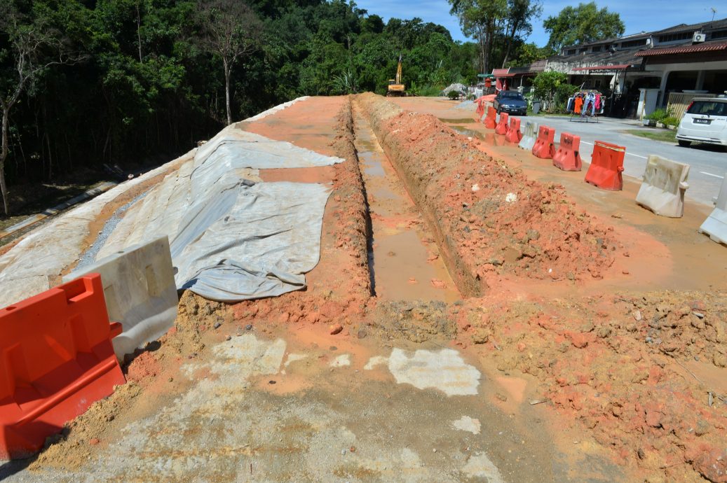 NS芙蓉/芙钻石花园土崩修缮工程进入尾声,只待铺路及筑围篱就能完工