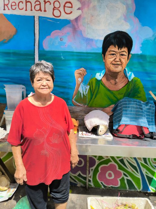 ns芙蓉/卖椰水甘蔗水50多年 女小贩成壁画代表人物