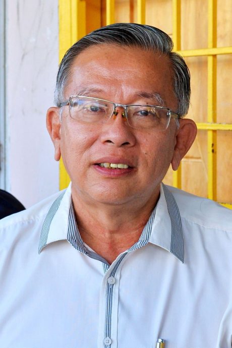 NS芙蓉／芙公市排水沟垃圾过滤网损坏 堆积垃圾 