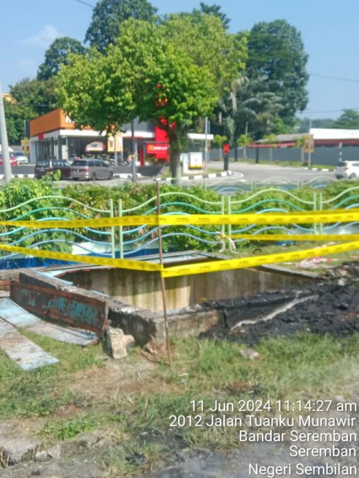 NS芙蓉／芙公市排水沟垃圾过滤网损坏 堆积垃圾 