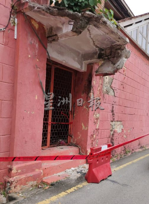 【星角摄】:古迹区的高空“炸弹”!