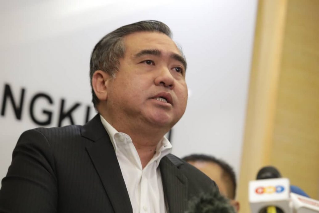 “99岁敦马还自驾游” 陆兆福：不禁老人驾车