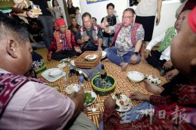 【丰收节/01】走入长屋,感受节庆的神圣与醉醺──达雅族丰收节