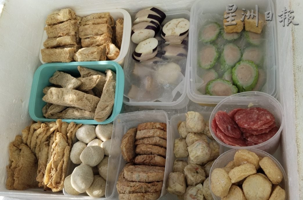 【人气美食】/东兴港金金粉档 探寻灵魂咖哩之旅