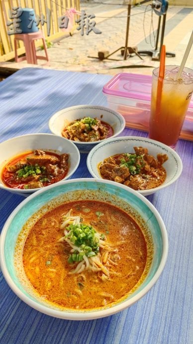 【人气美食】/东兴港金金粉档 探寻灵魂咖哩之旅