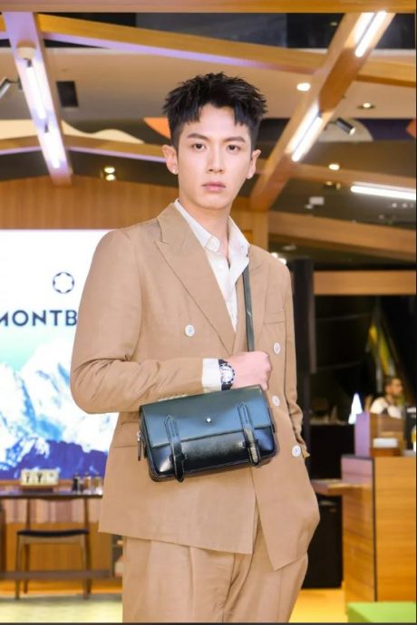 与柯震东传绯闻惹怒粉丝 舒华喊话：纯粹一点生活更美好