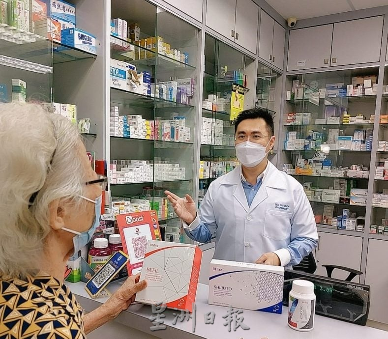 东封面:卫生部宣布冠病新指南,民众认同“与冠病共存”。