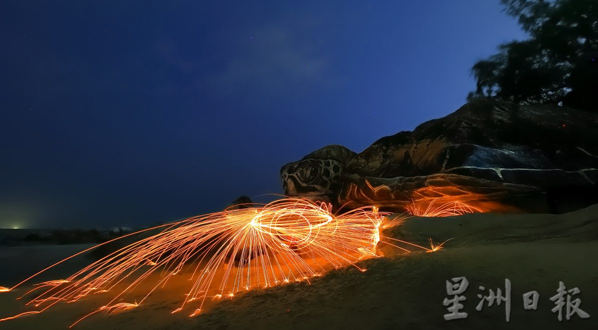 东:关丹“不会行走的海龟”爆红,游客望当局在当地增设包括路牌、公共厕所在内的设施