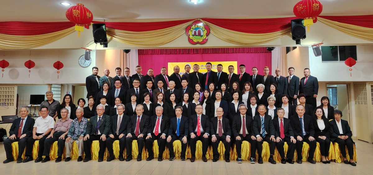 吉兰丹福建会馆第27届(2024-2027年度)董事会、第15届青年团理事会暨第15届妇女组理事会宣誓就职。新任会长李斯衍指出,这一届的董事会成员平均年龄介于45岁左右,是非常年轻的组合。