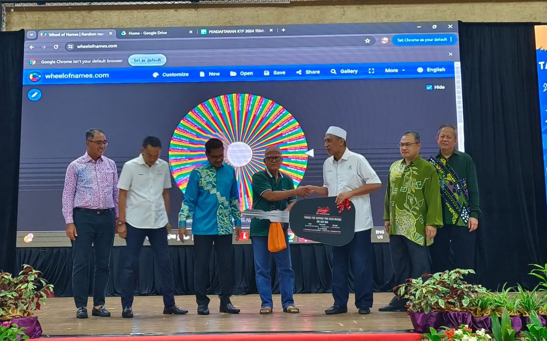 东：彭亨土地嘉年华（淡马鲁县）近千人参与