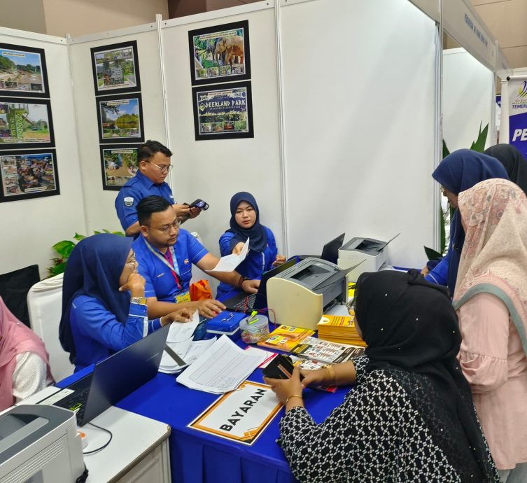 东：彭亨土地嘉年华（淡马鲁县）近千人参与