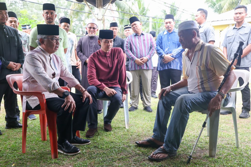 东:彭苏丹出席刁曼岛人民体检活动