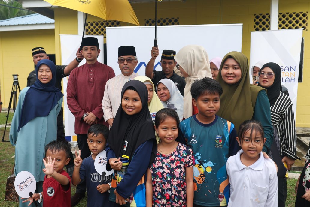 东:彭苏丹出席刁曼岛人民体检活动