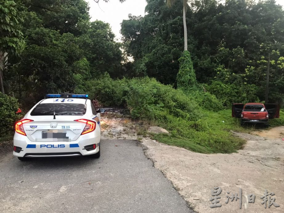 东:甘马挽警方逮捕了1名躲在树上的偷电缆窃贼