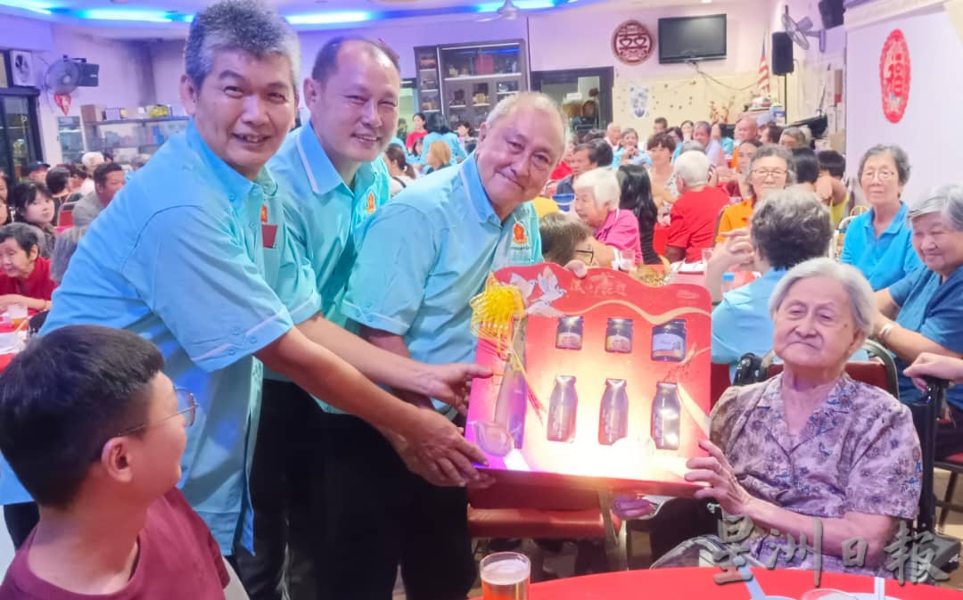 东:百乐县林氏宗亲会双亲节晚宴