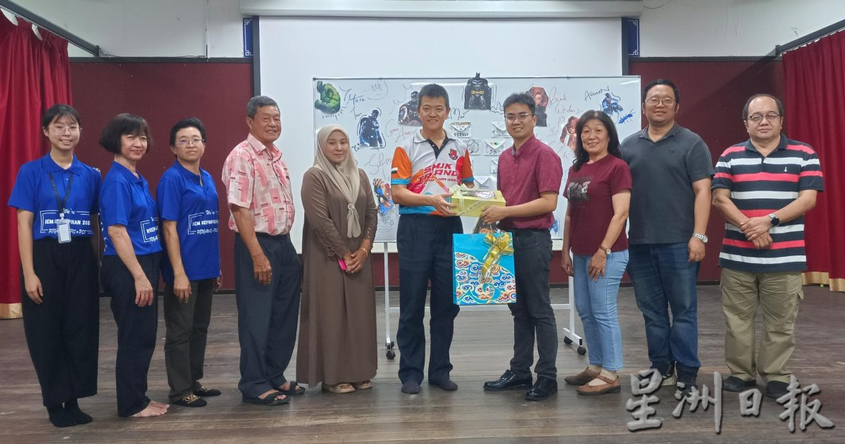 东:直凉华中领袖营开幕