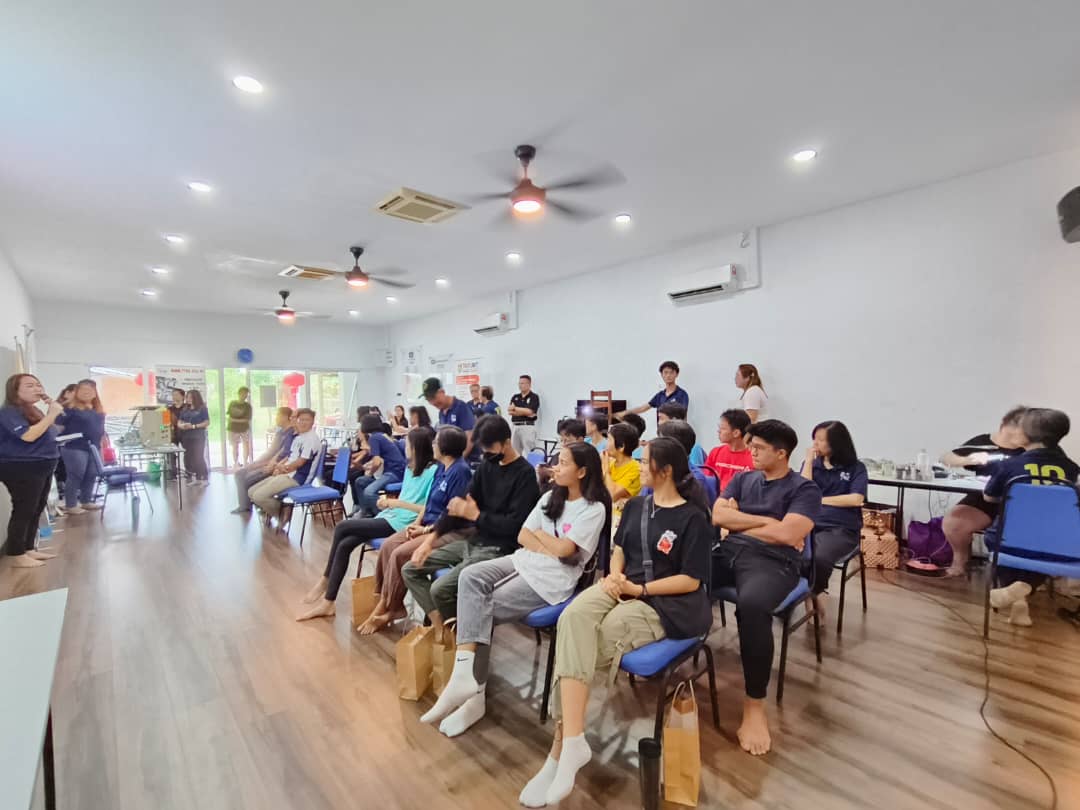 第三届“向阳光奔跑吧”升学咨询讲座圆满举行,为应届毕业生及在籍中学生解答了许多升学疑惑