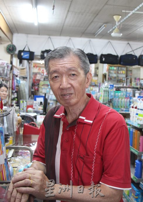 东:野猴为患,居民希望野生动物局置放铁笼,诱捕野猴