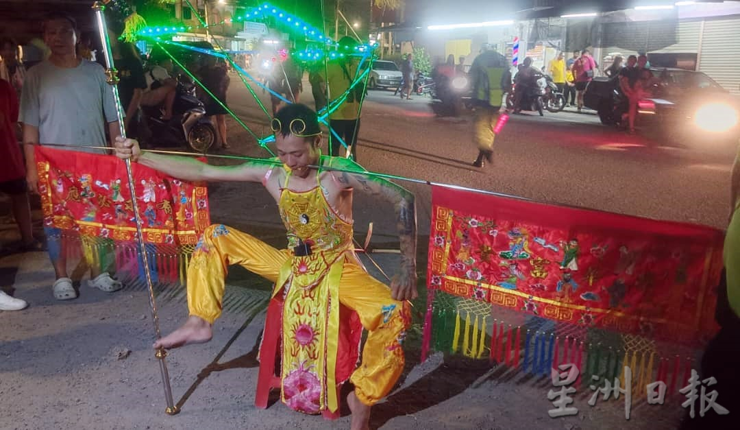 东:金马扬崐圣坛庆宝诞 神明绕境盛况空前