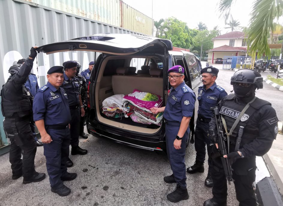 供星洲网/华裔女毒驴租休旅车云运送870万令吉毒品,当场被截查人赃并获