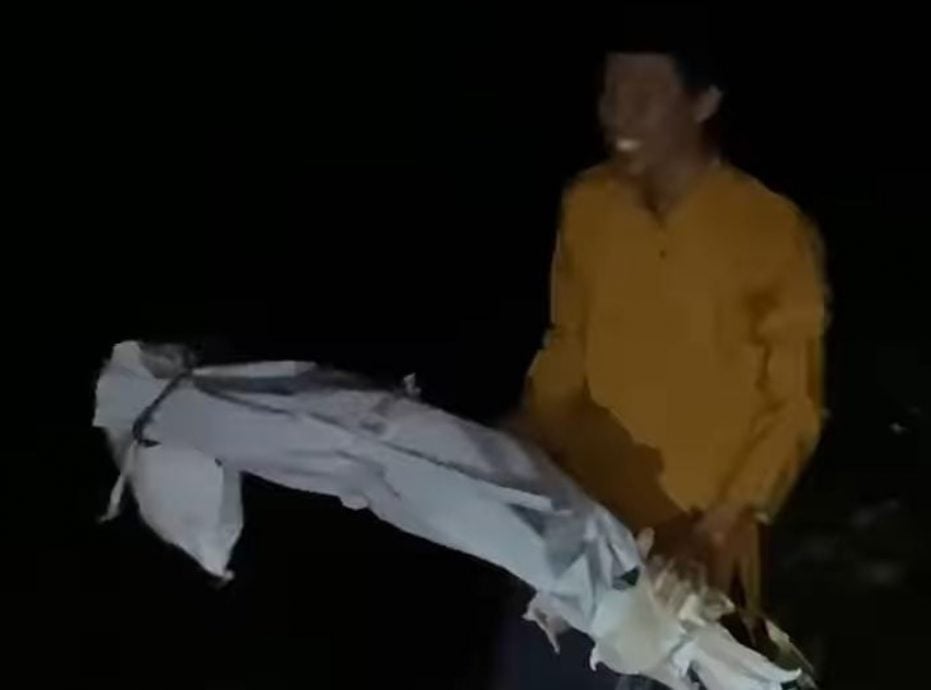 供星洲网:白布裹木雕伪装“马来僵尸” 村民怒斥卑劣恶作剧