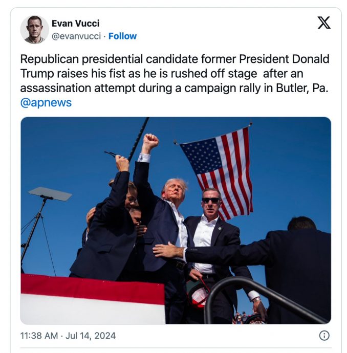 特朗普脸带鲜血 振臂高呼的名场面