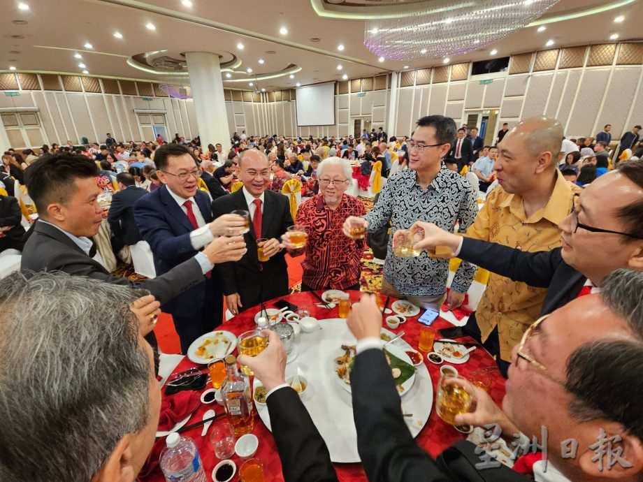 中总总会长卢成全:商家应灵活应对市场变化并抓住机遇,包括善用科技化和采纳新商业模式,寻求突破重围。