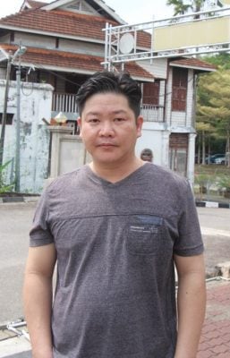 全国:12窃匪偷榴梿又砍人,芭主头破血流送院