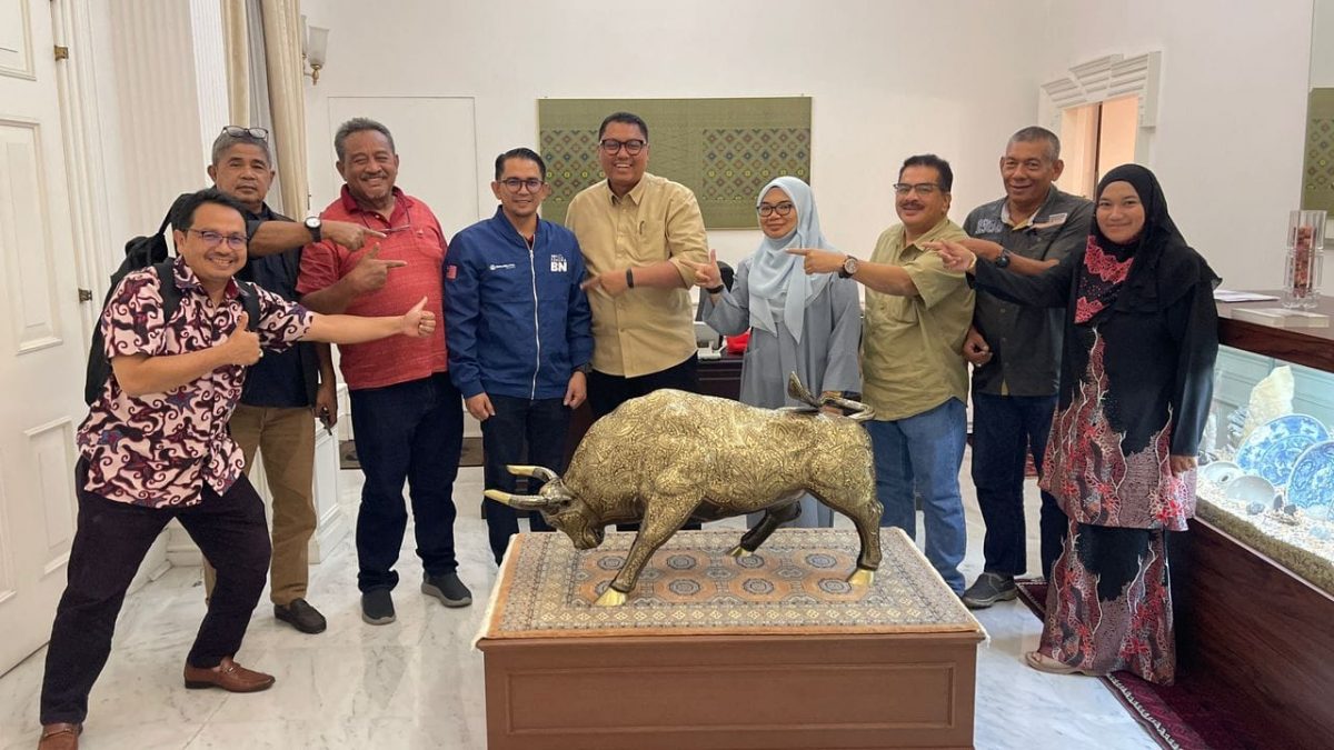 全国:丹州巫青团团长莫哈末阿兹玛威成为能吉里州议席补选国阵候选人呼之欲出?来自话望生巫统的前任和现任州议员都挺他!