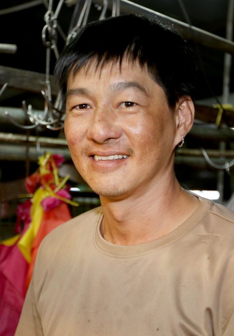 兵如港巴刹小贩回忆不舍满满 往前看盼返“新家”一天到来