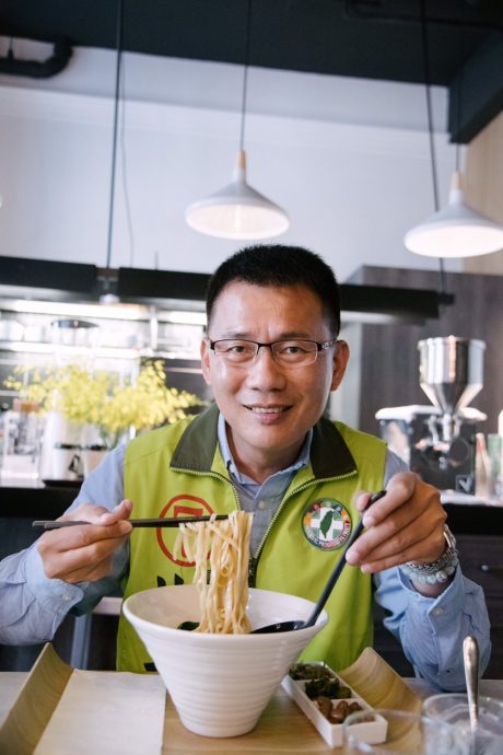 台南市区渔会理事长家门口遭近距离枪杀 警锁定车辆追查