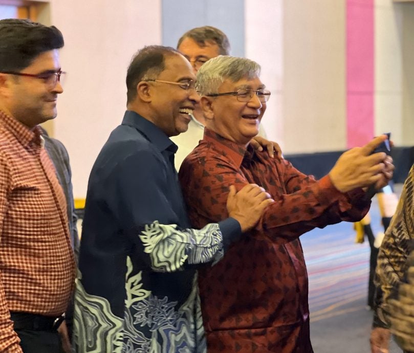 回国生可返孟或留马 升学 赞比里:需视孟国局势而定