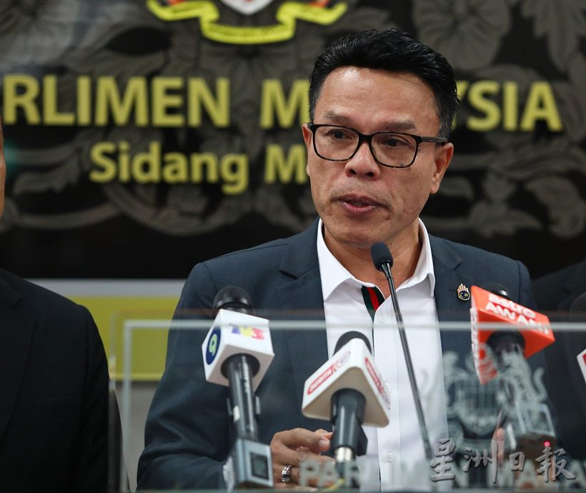 国会/莫哈末阿兹兹:一旦悬空议席 会要求领袖让我上阵