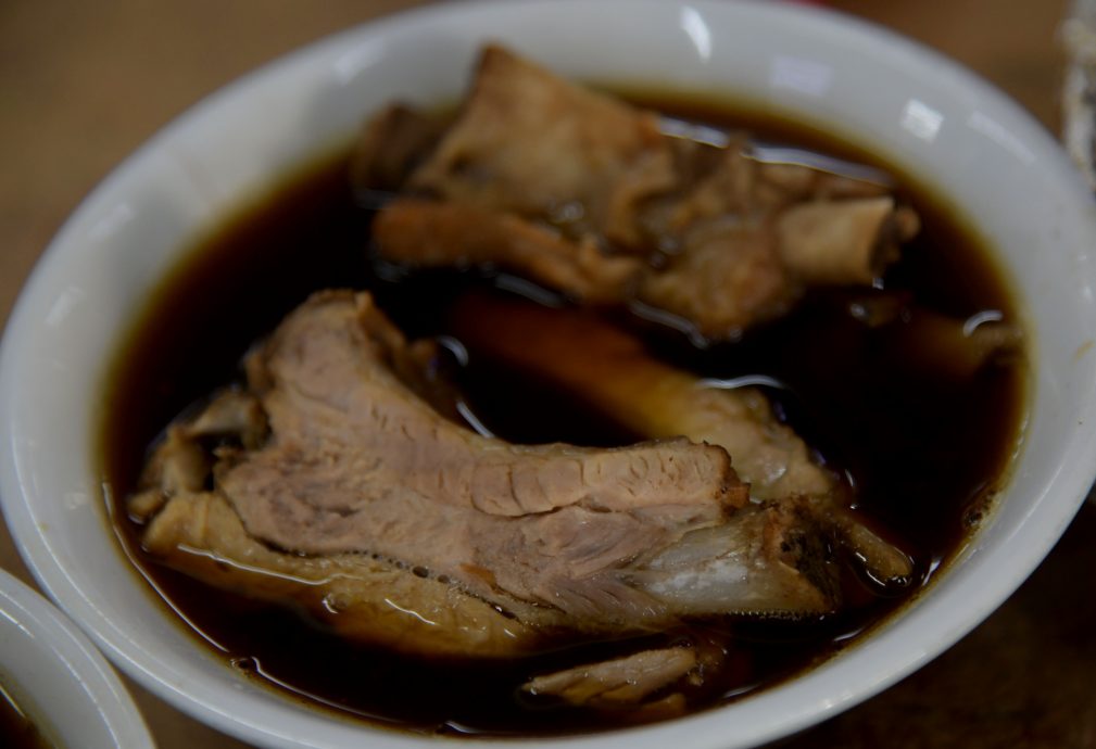 大都会-揾食好易/亚汕肉骨茶