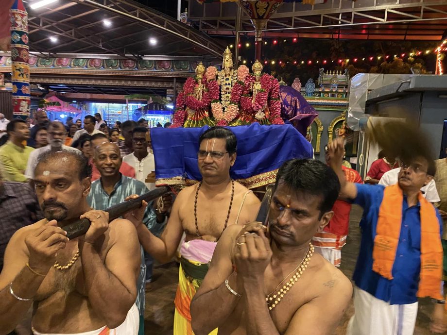 大都会/《异宗求同》:135年历史的巴生斯里顺达拉拉惹柏鲁玛印度庙/21图