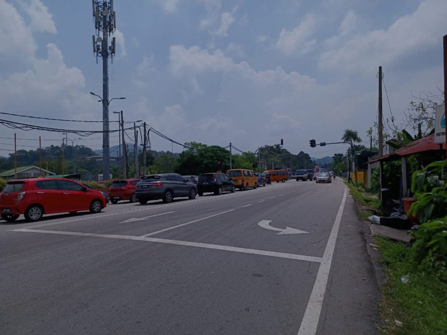 大都会/封面/乌冷路塞车，都是榴梿惹得祸？
