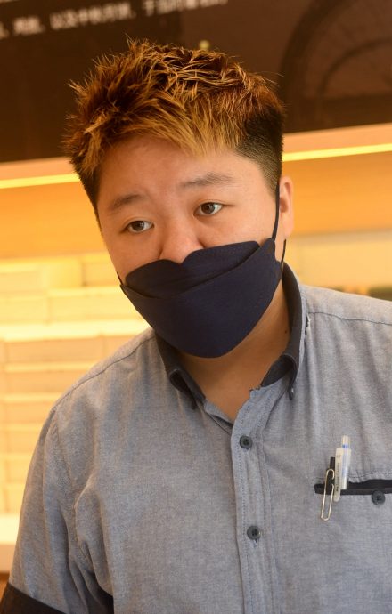 大都会/封面/可可粉涨价 民众或会吃“贵巧克力蛋糕”