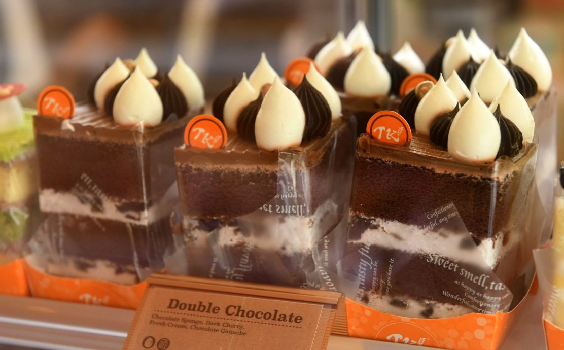 大都会/封面/可可粉涨价 民众或会吃“贵巧克力蛋糕”