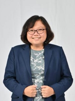 大都会封面/地方政府严格审核广告牌,以致广告收入锐减