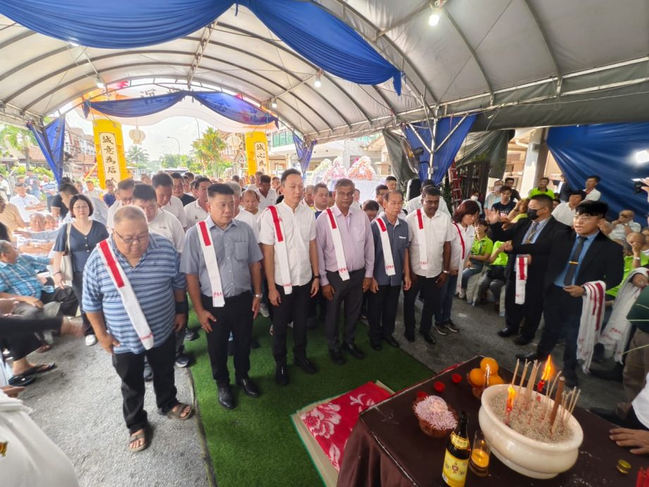 大都会/早报后面版头/梁德志母亲黄水仙老夫人举殡