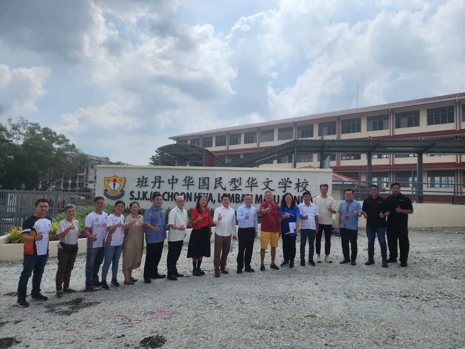 大都会/早报头/ 游佳豪联同教育部副部长特别事务官及一众建委会及董事,巡视新校舍及周边基本建设工程PC/ 3图