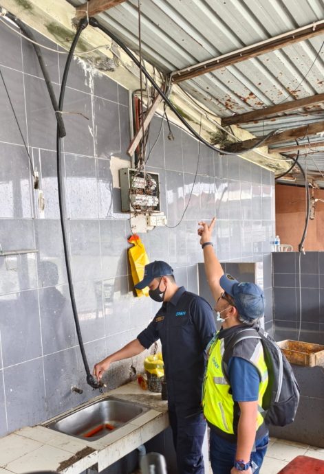 大都会/(ME03版头)钓鱼场涉非法接驳水管,偷水11万令吉