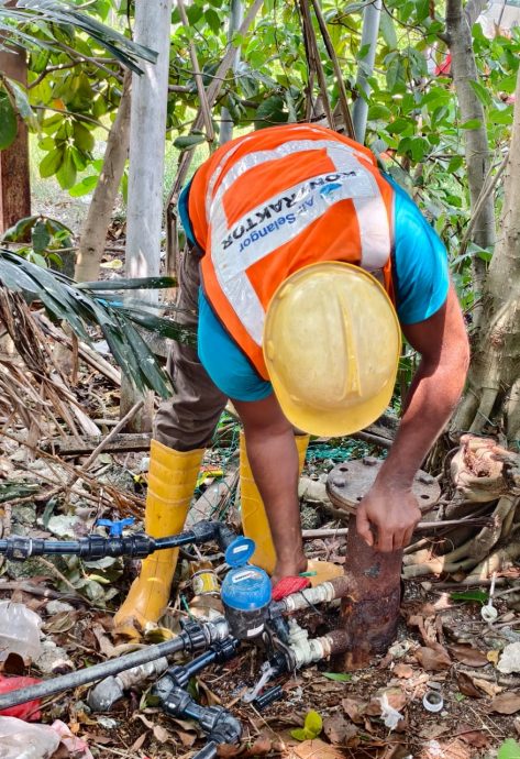 大都会/(ME03版头)钓鱼场涉非法接驳水管,偷水11万令吉